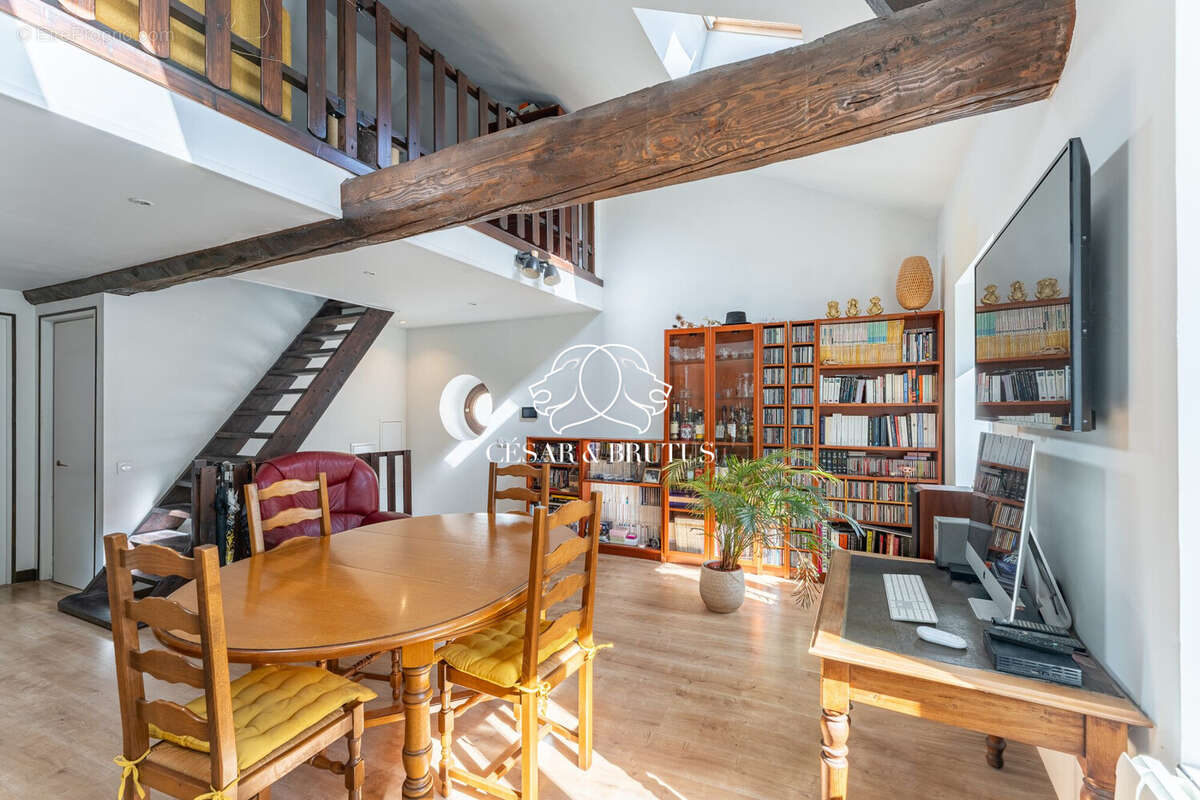 Appartement à LA TOUR-DU-PIN