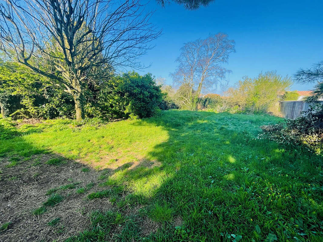 Terrain à LA ROCHELLE