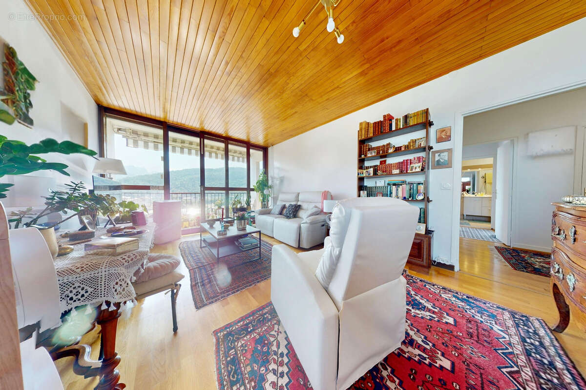 Appartement à QUINTAL