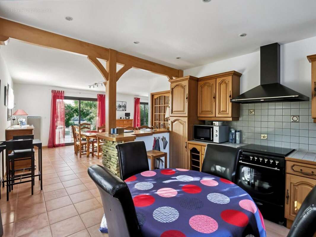   - Maison à CHAUZON