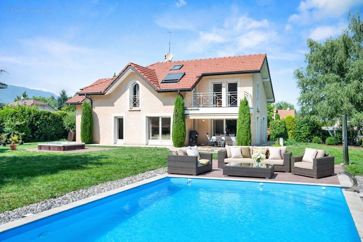 Maison à DIVONNE-LES-BAINS