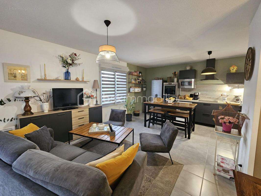 Appartement à LE MUY