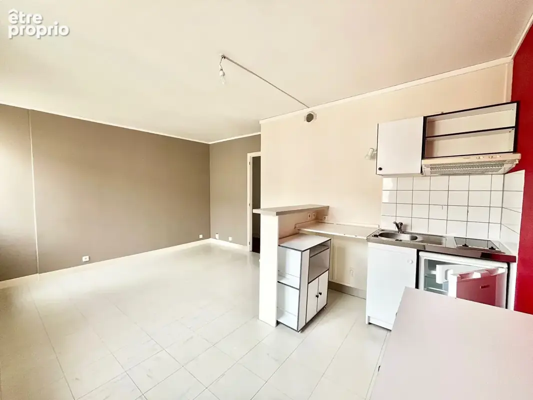 A VENDRE appartement Caen 2 pièce(s) 40.80 m2 - vendu libre - Ultra centre ville - cour intérieure - cave - photo 5