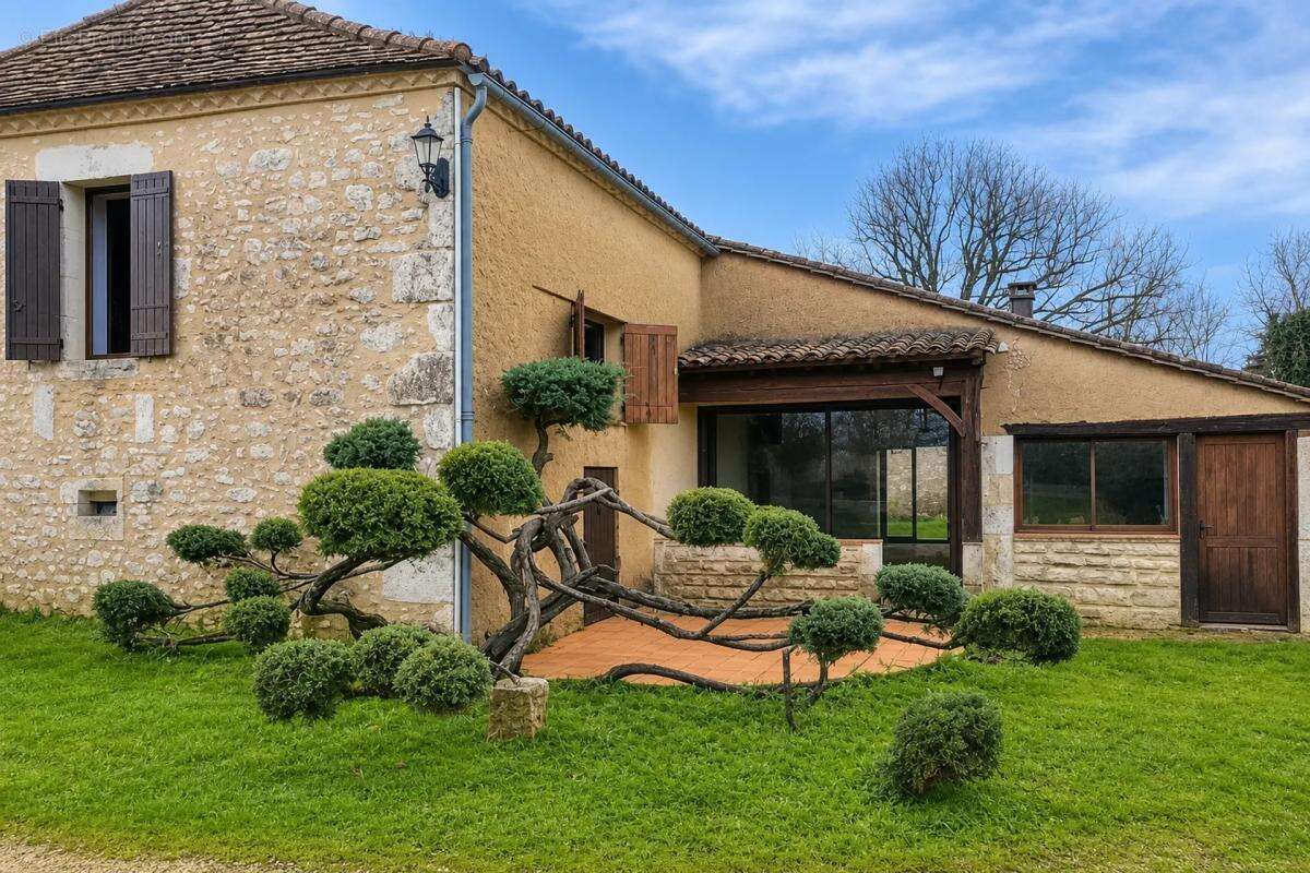 Maison à GAGEAC-ET-ROUILLAC