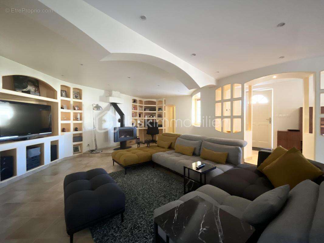 Maison à PEYZIEUX-SUR-SAONE