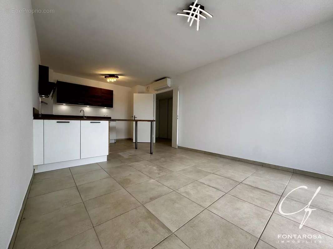 Appartement à PUGET-SUR-ARGENS