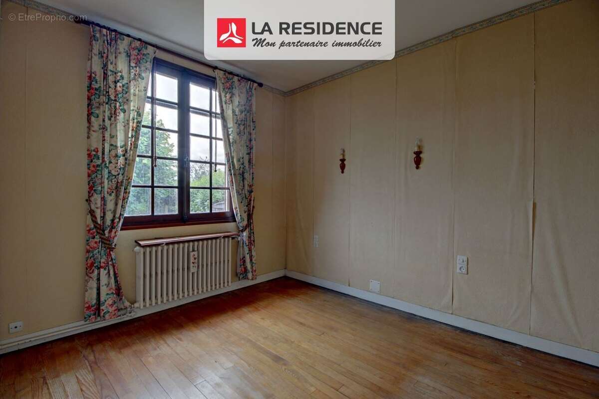 Maison à COURCELLES-SUR-SEINE