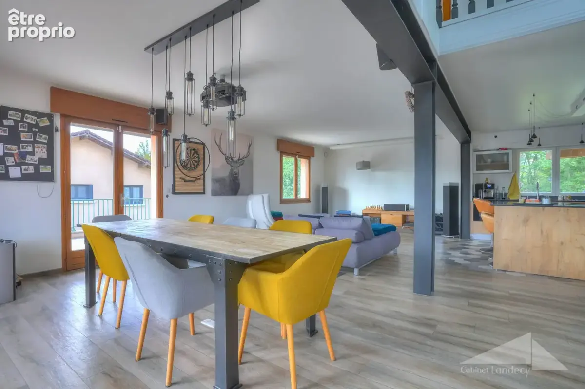 Maison 7 pièces 205 m² à vendre à Saint-Genis-Pouilly (01630) - photo 3