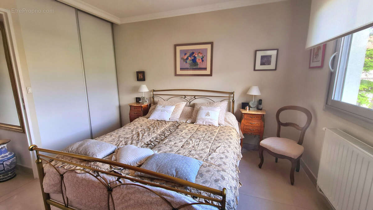 Appartement à SAINT-PRIEST-EN-JAREZ
