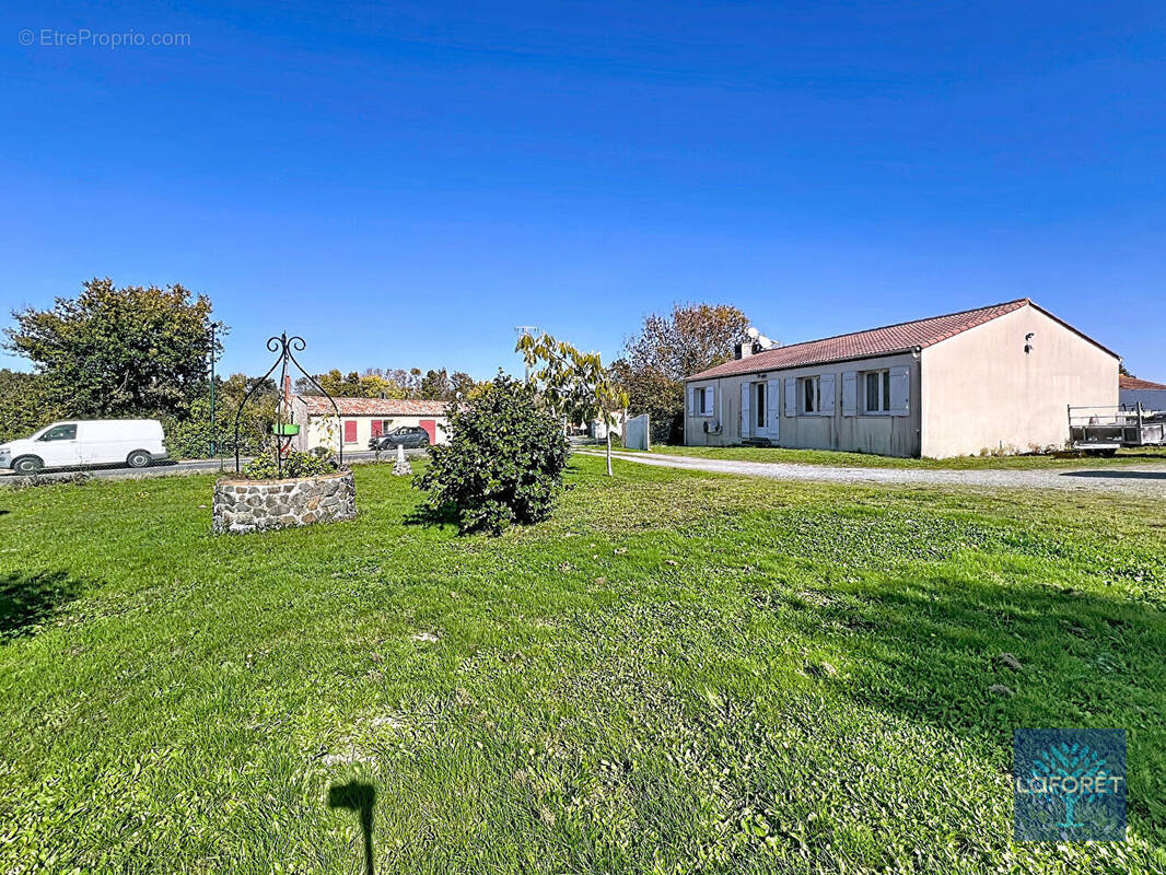 Maison à SAINT-MAIXENT-SUR-VIE