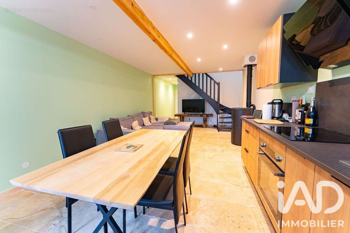 Maison 96 m² à Colombier-Le-Jeune  - photo 2