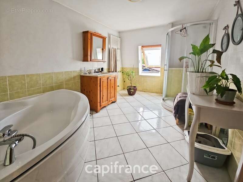Maison familiale avec jardin & studio indépendant – Saint-André-de-Cubzac ( haut de Port de Plagne) - photo 8