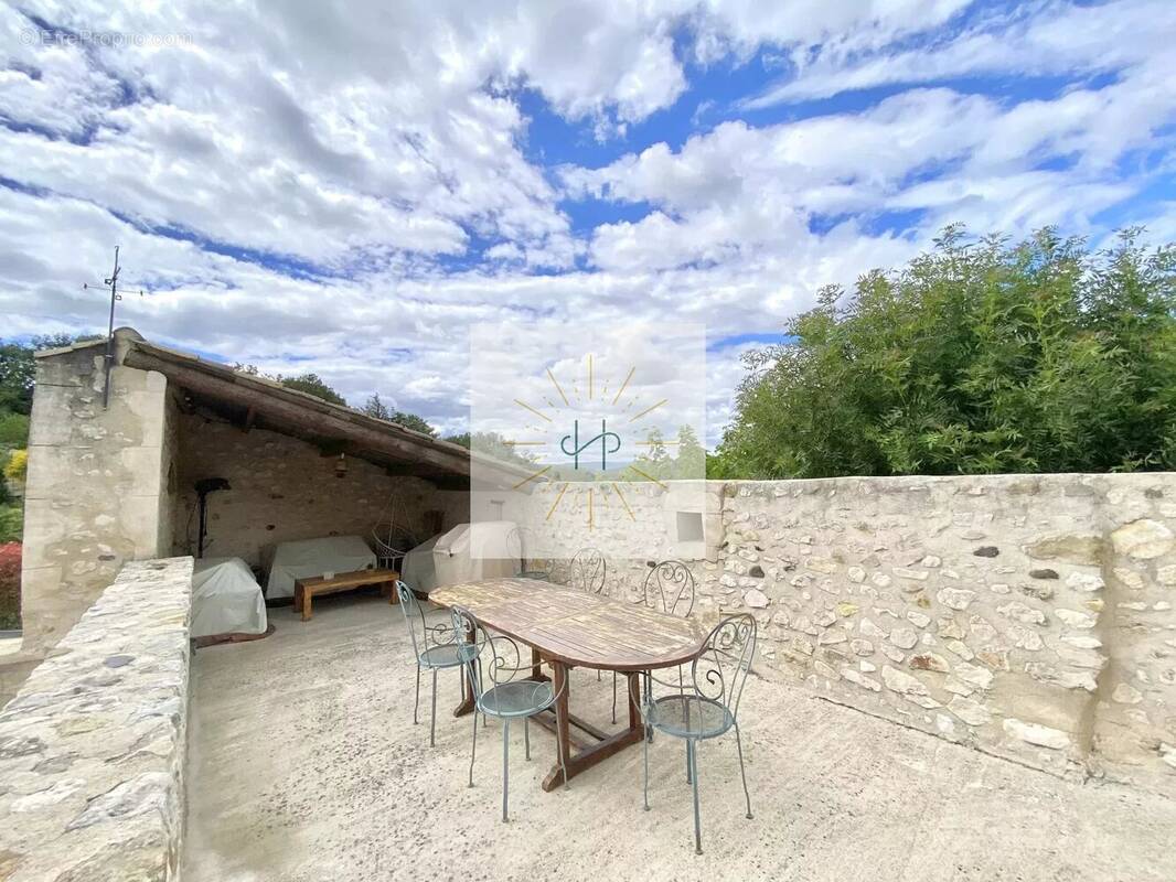 Maison à MONTELIMAR