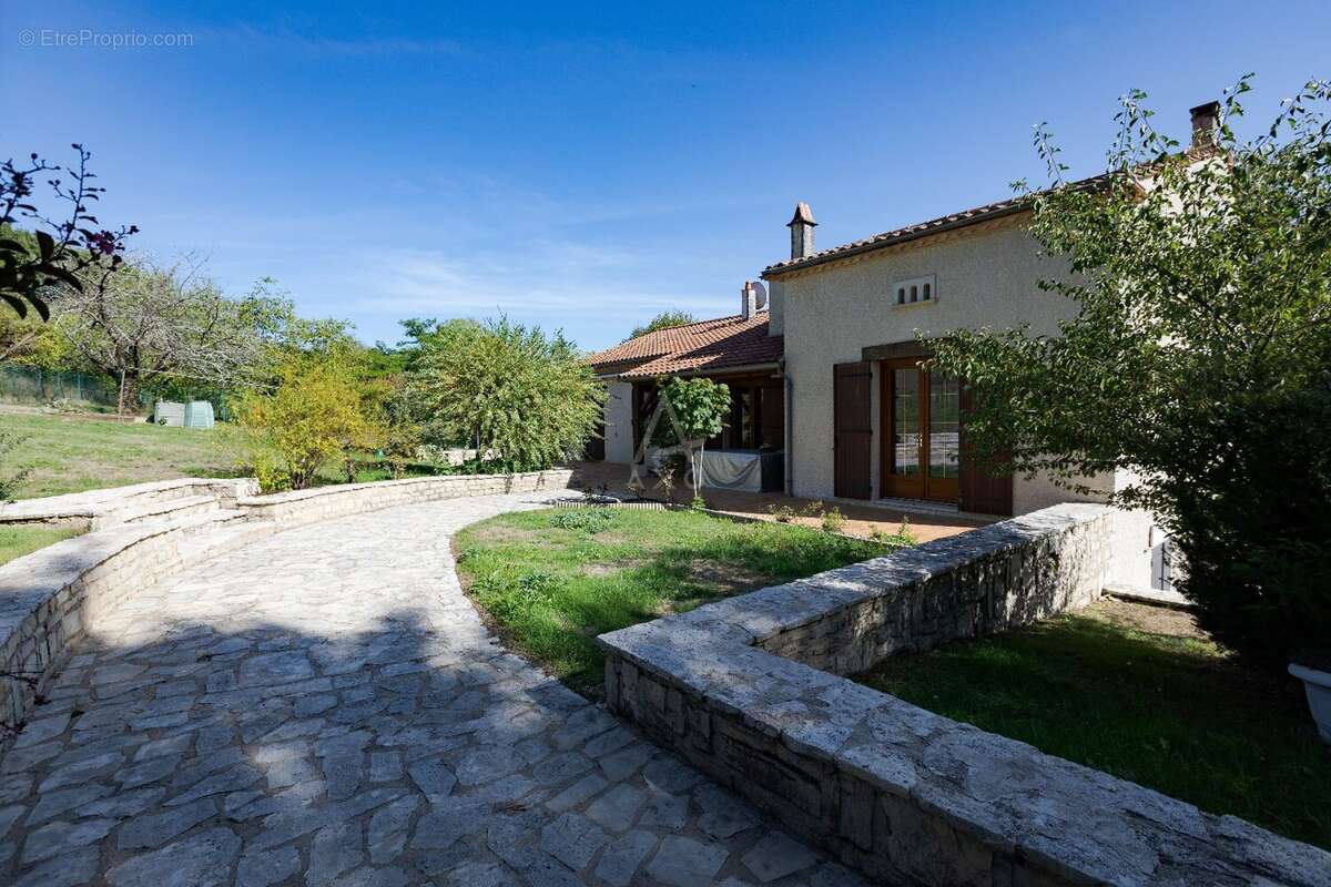 Maison à MORNAC