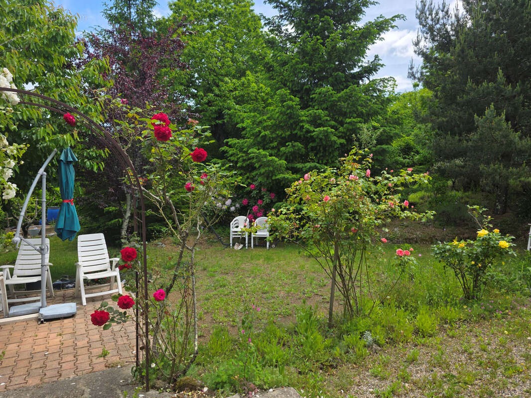 Maison à MONTPEZAT-SOUS-BAUZON