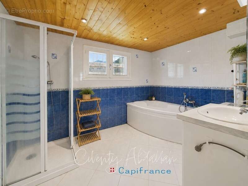 Appartement à GILLY-SUR-ISERE