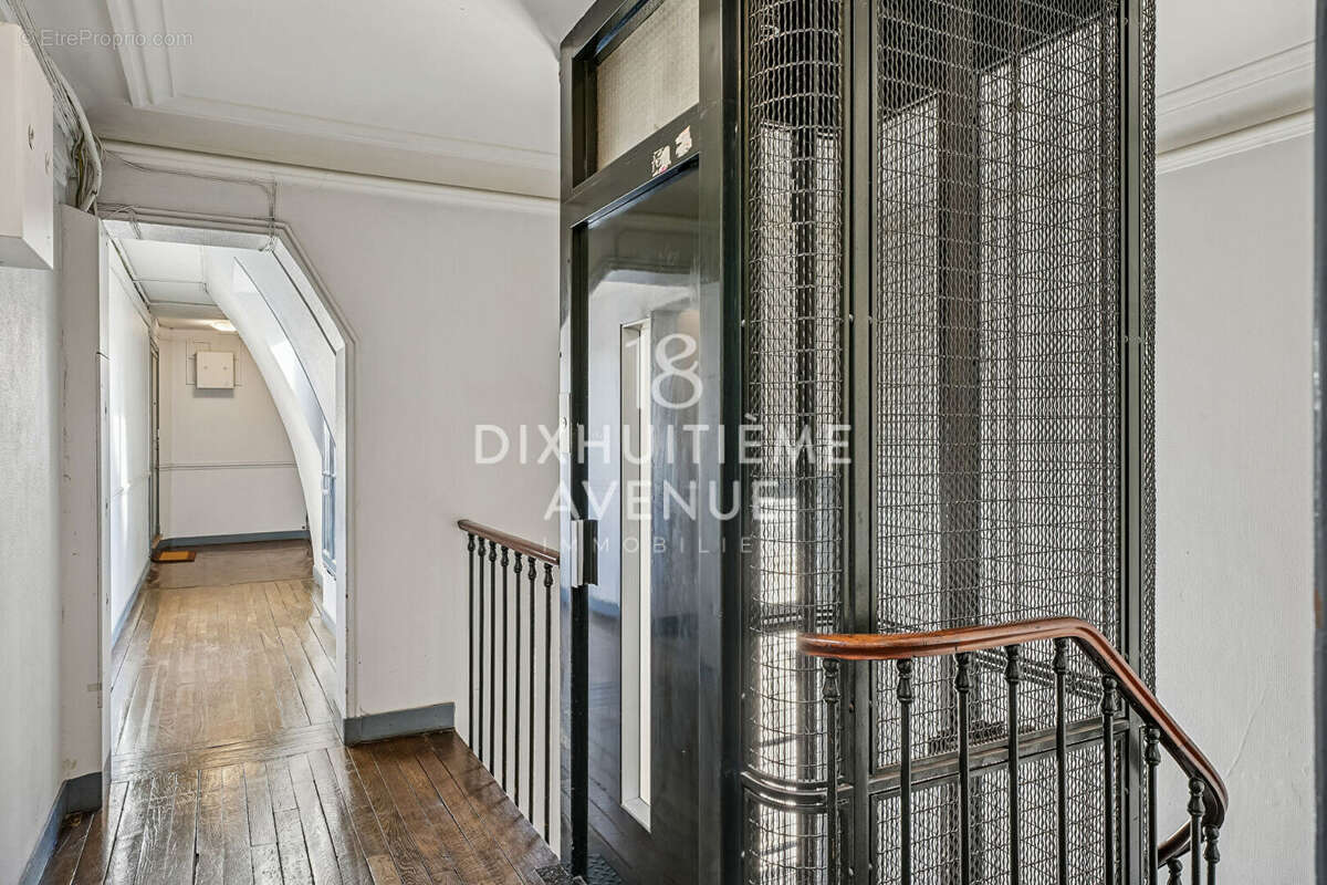 Appartement à PARIS-18E