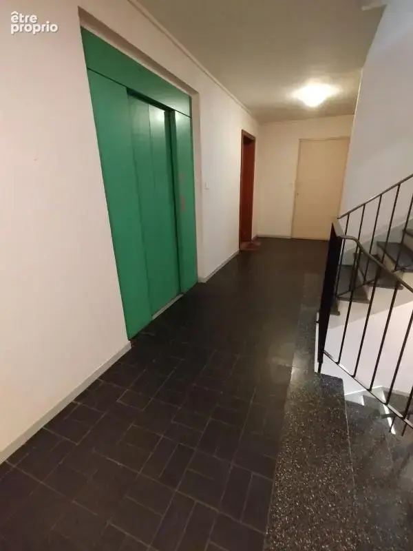 Appartement T3 de 75 m² avec balcon, garage et cave – Centre-ville de Vesoul - photo 3