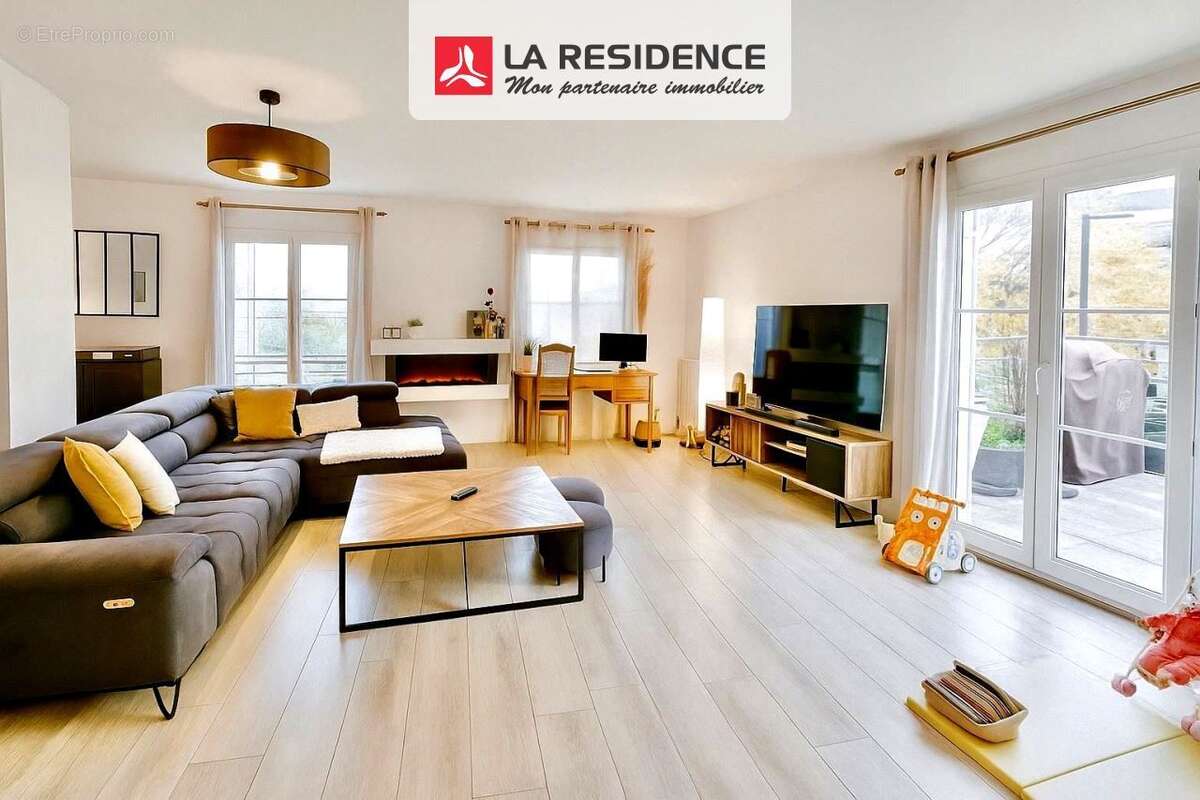 Appartement à SAINT-PIERRE-DU-PERRAY