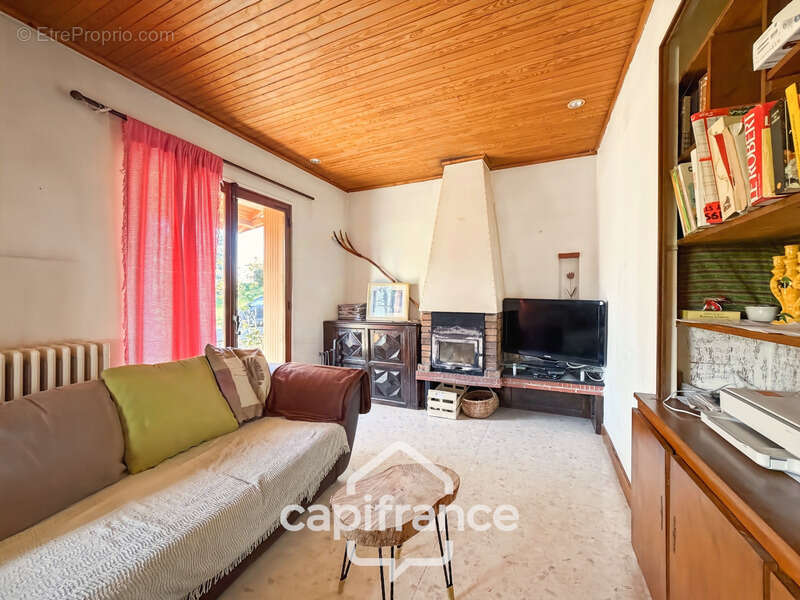 Maison à MONTRIGAUD