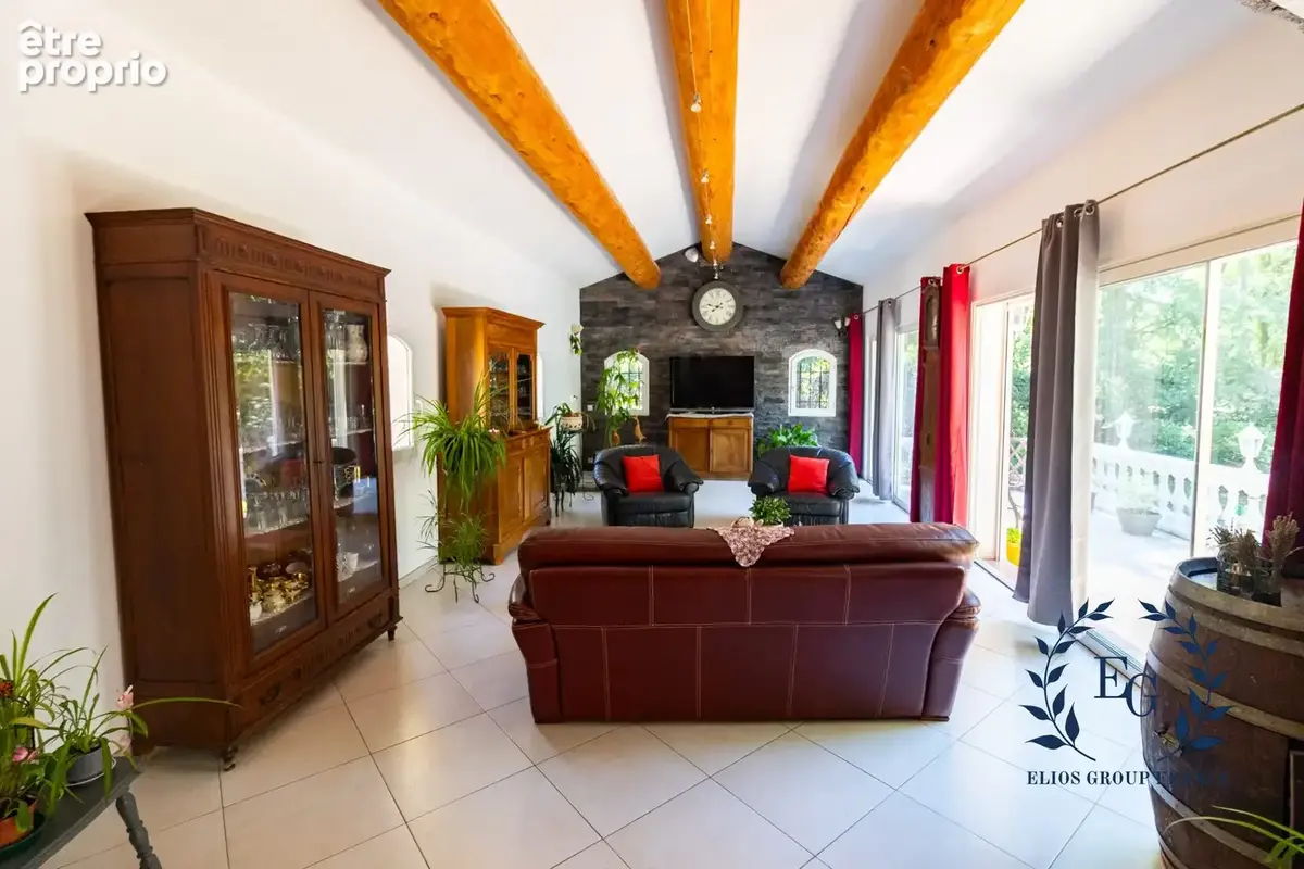 Maison 5 pièces 176 m² à vendre à Nans-Les-Pins (83860) - photo 5