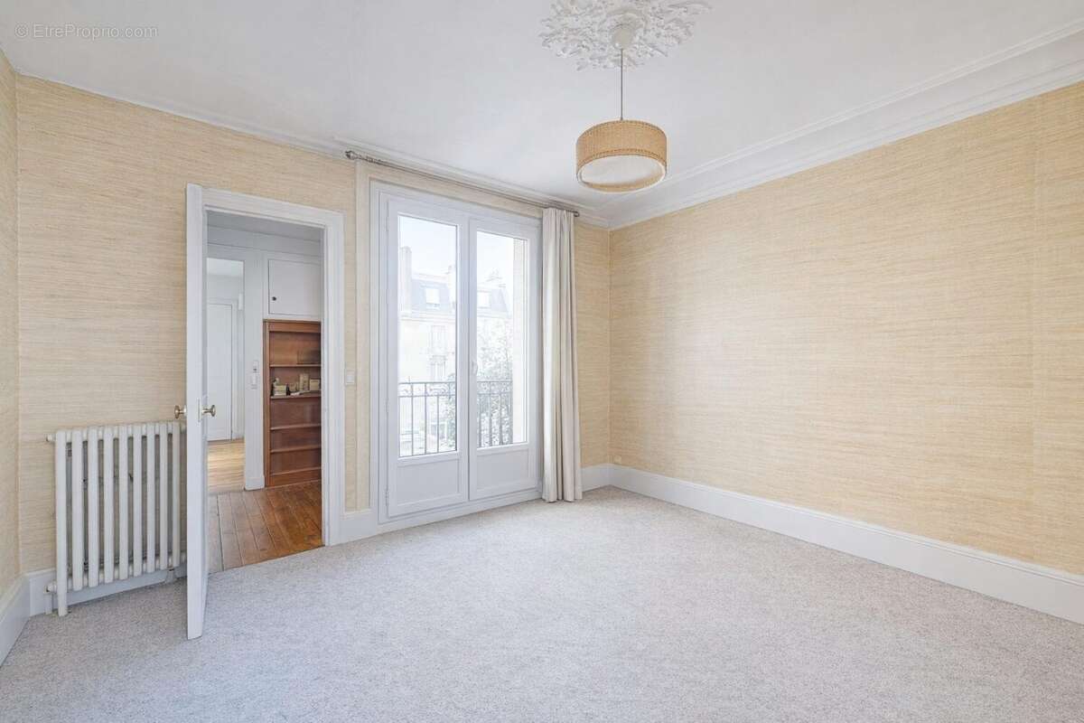 Appartement à NEUILLY-SUR-SEINE