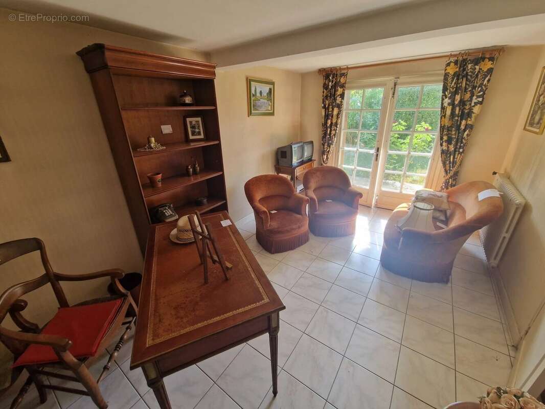 Villa familiale aux beaux volumes – Quartier résidentiel prisé - photo 12