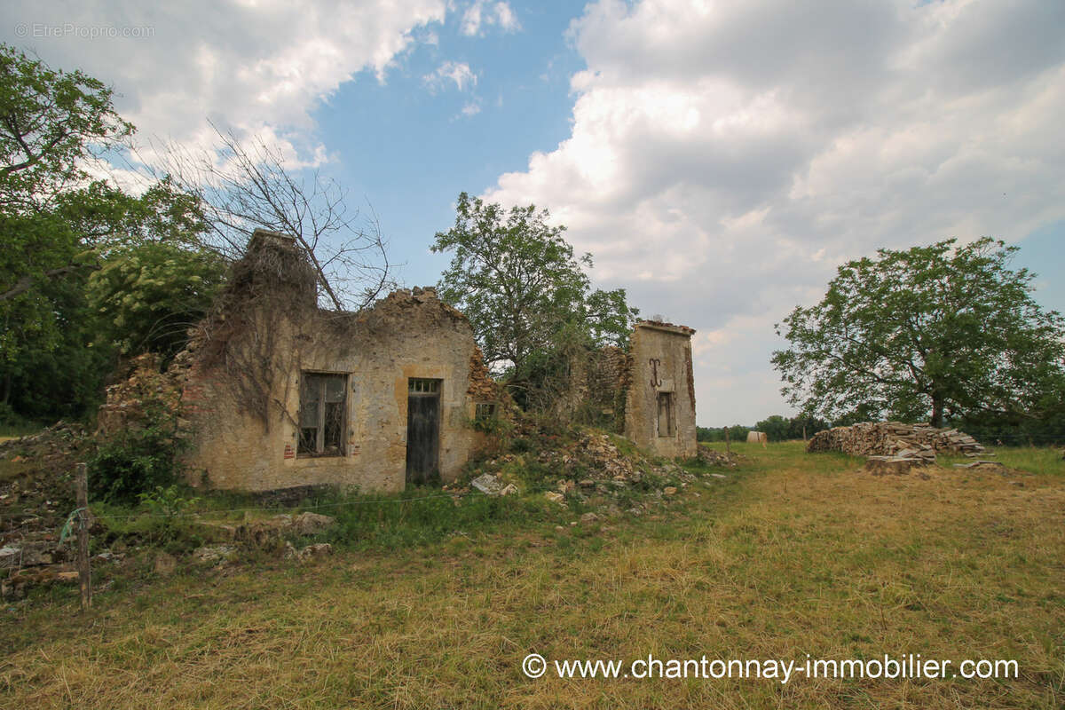 Terrain à LA CAILLERE-SAINT-HILAIRE