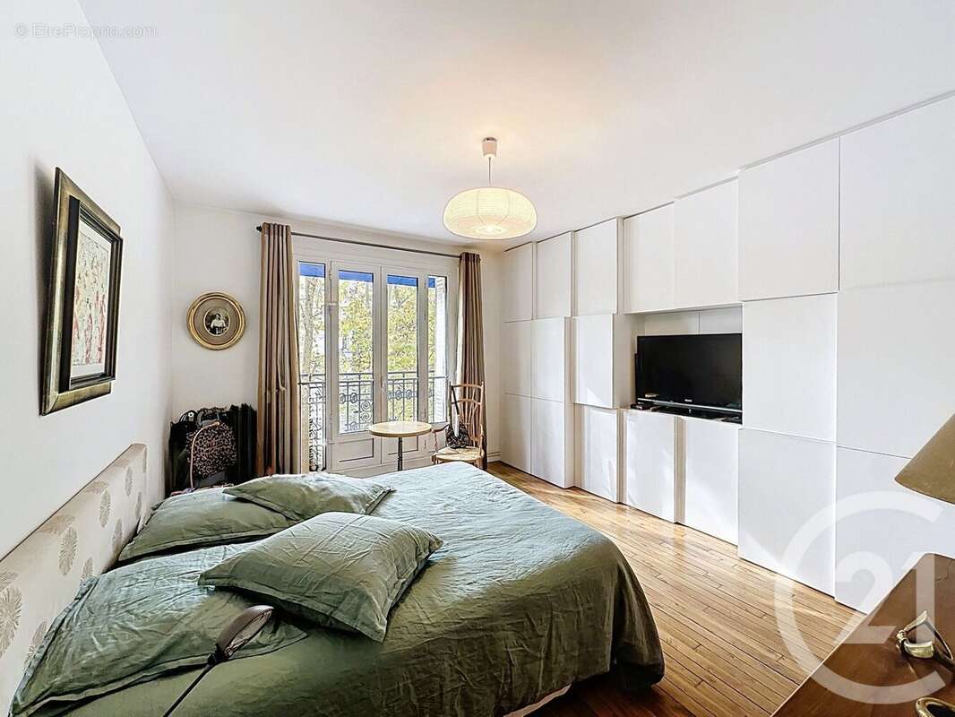 Appartement à PARIS-14E