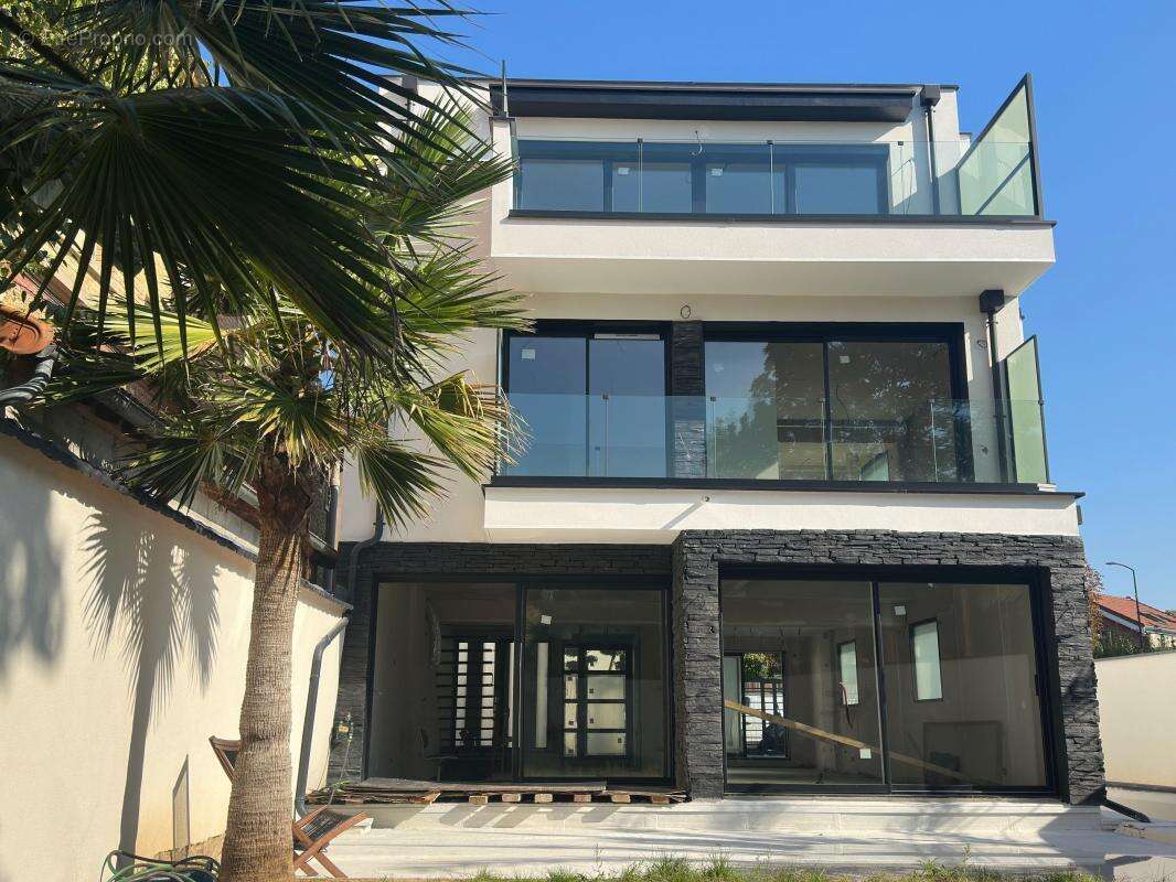 Maison à SAINT-MAUR-DES-FOSSES