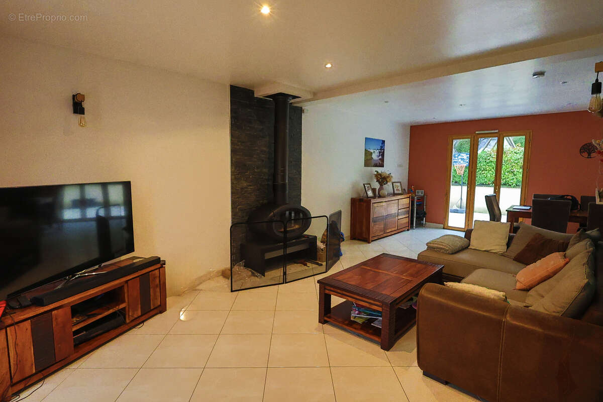 Maison à SAINTRY-SUR-SEINE