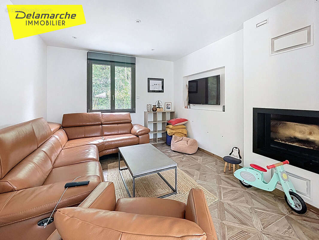 Maison à SAINT-JEAN-DES-CHAMPS