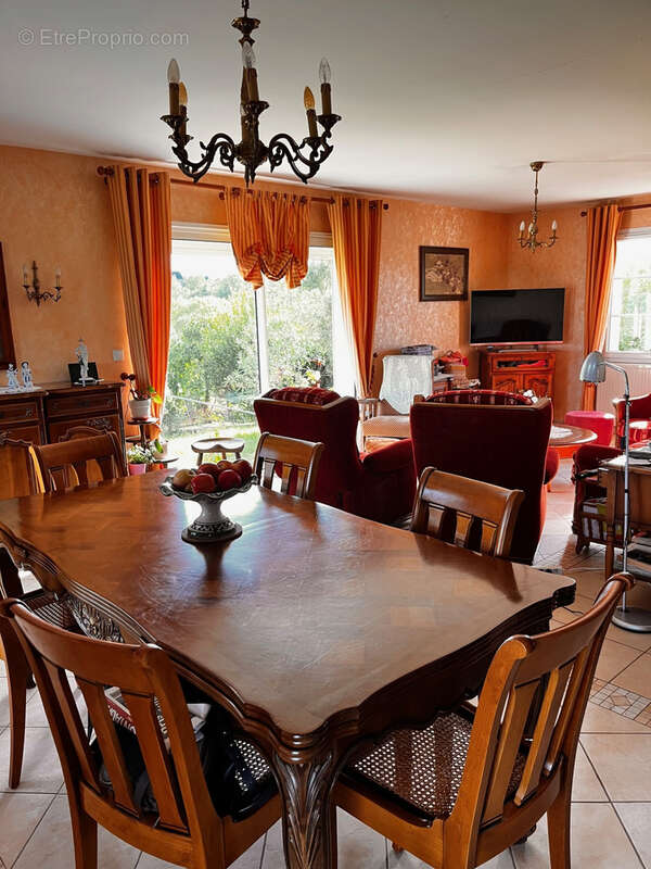 Maison à VARS-SUR-ROSEIX