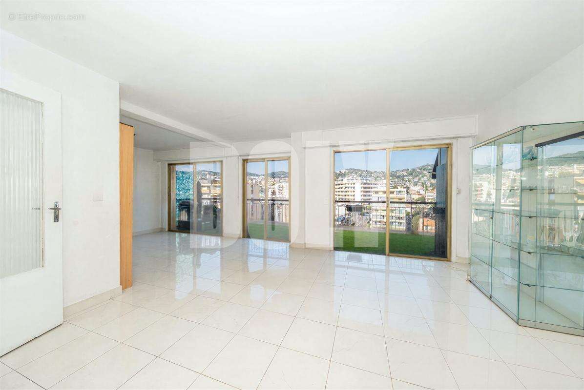 Appartement à LE CANNET