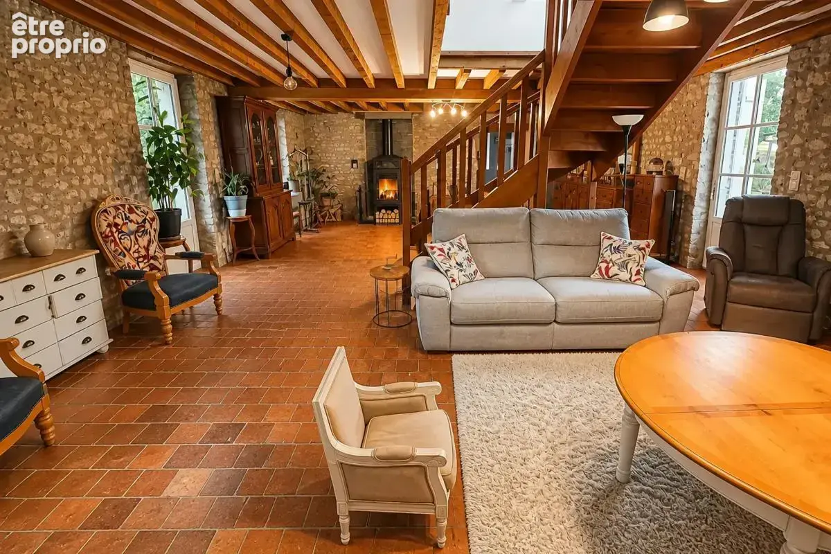 Maison de 7 pièces de 175 m² à Vennecy - photo 2