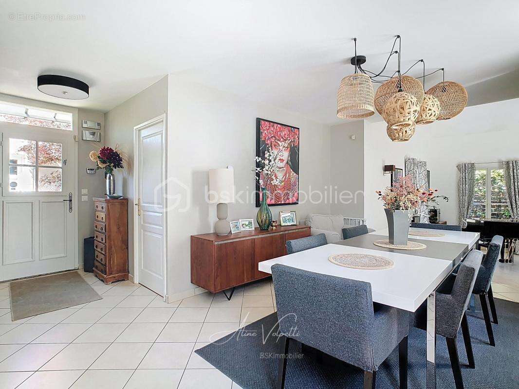 Maison à MAGNY-LE-HONGRE