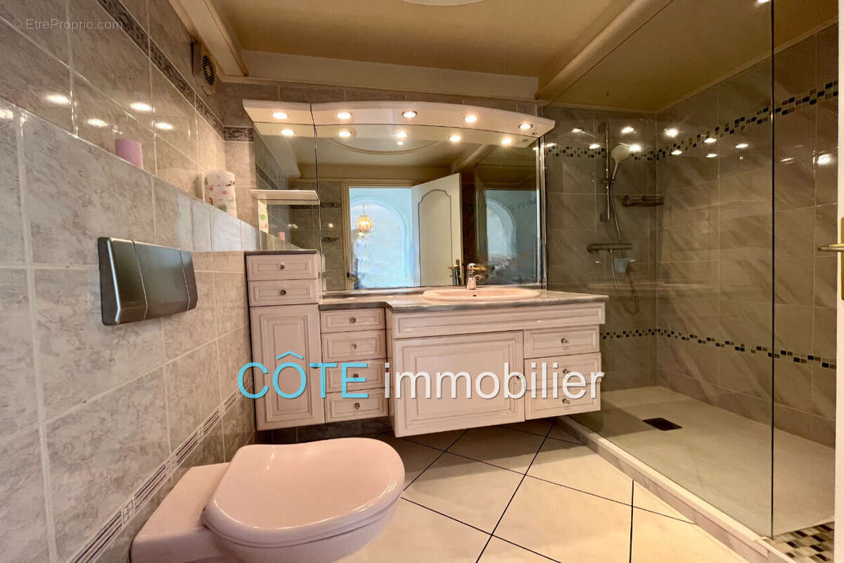 Appartement 100 m² à Antibes  - photo 6