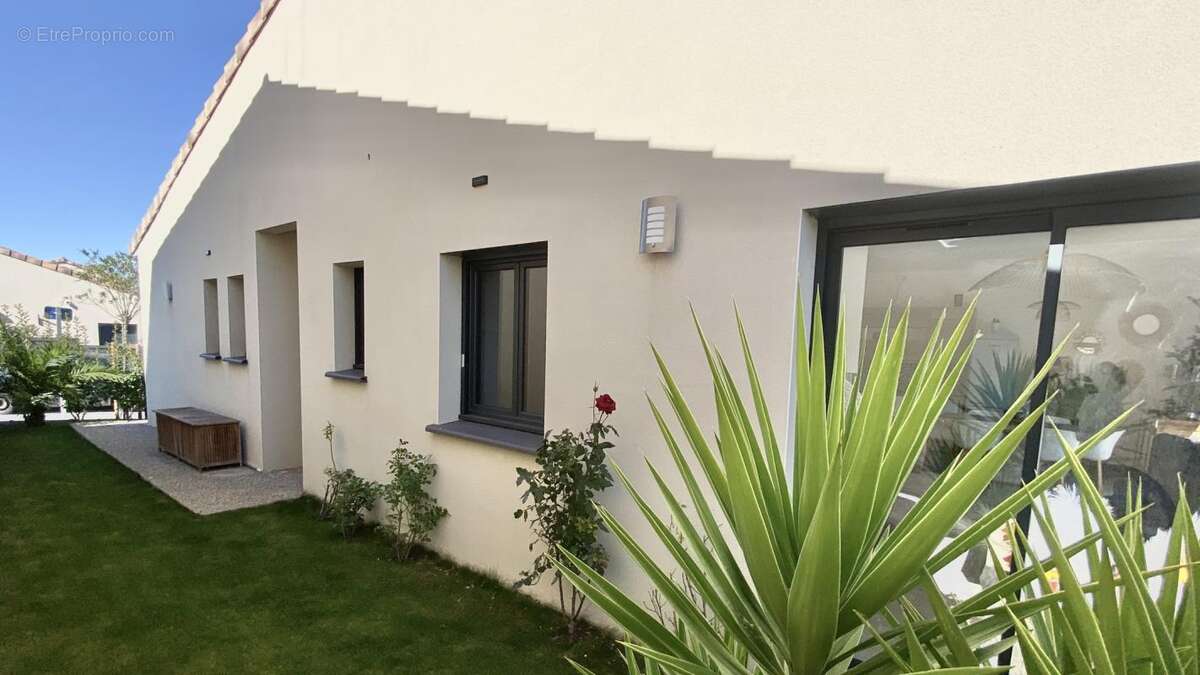 Maison à NISSAN-LEZ-ENSERUNE