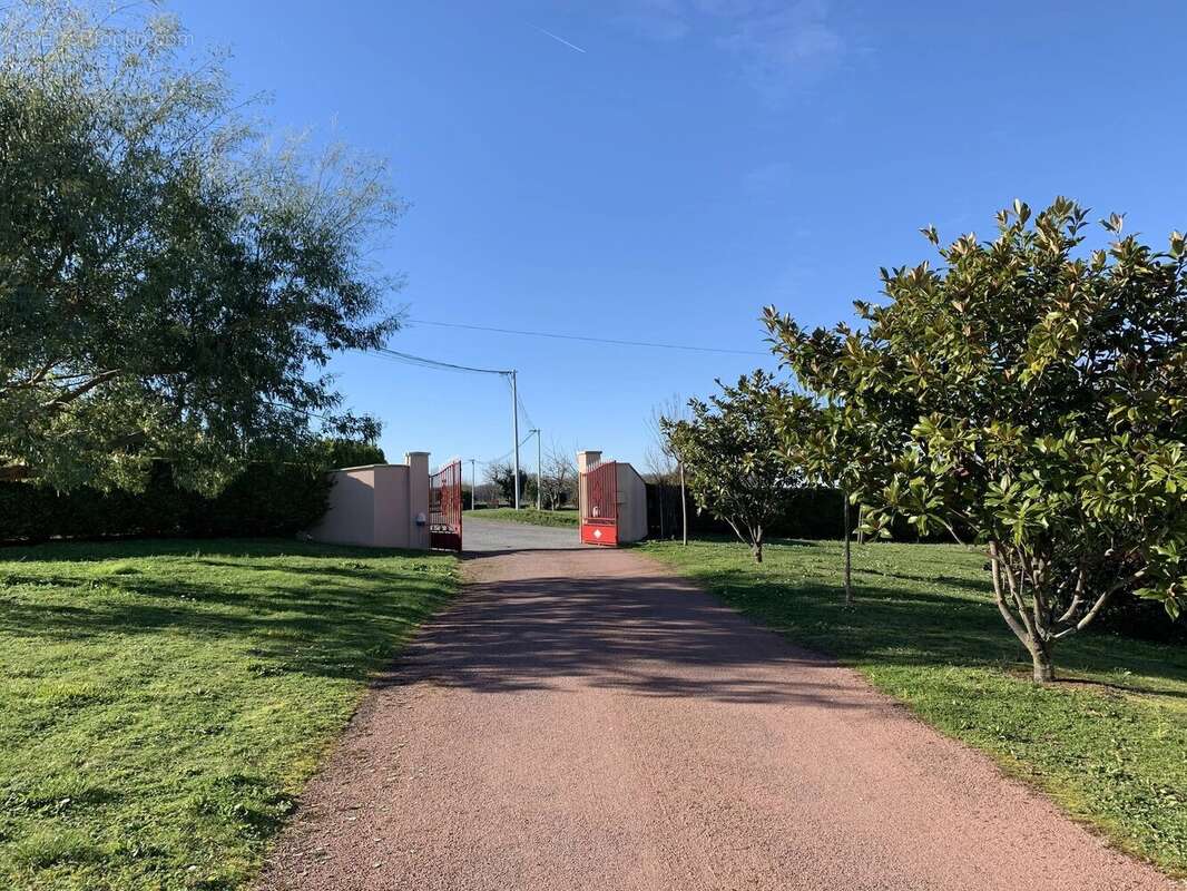 Maison à BECHERESSE