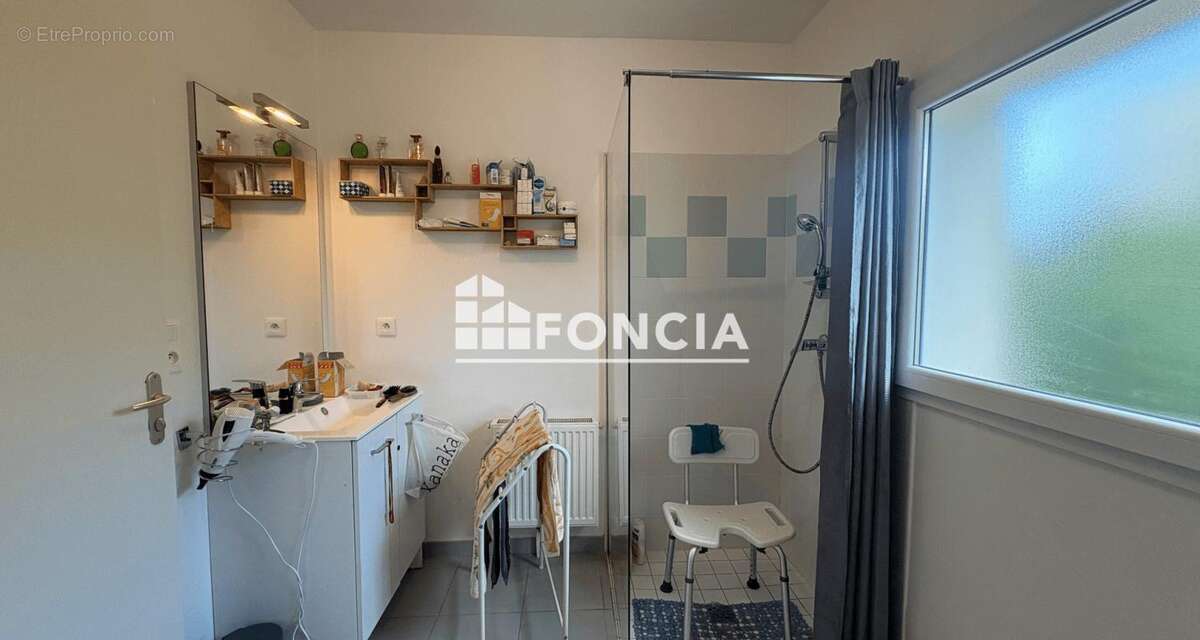 Appartement à FOURAS