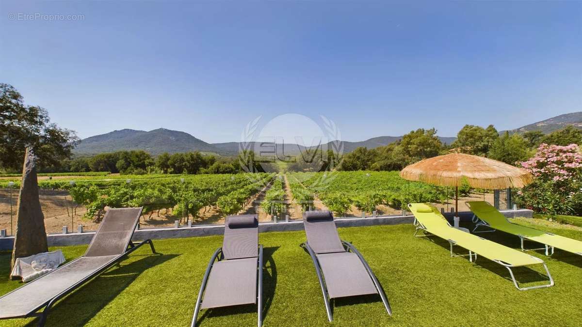 Maison à PLAN-DE-LA-TOUR