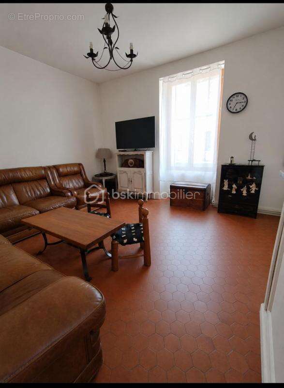 Maison familiale de 127 m² avec jardin et cour - photo 5