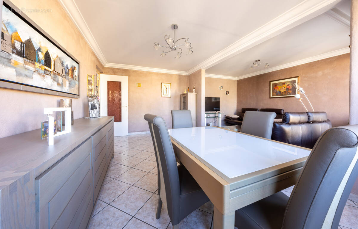 Appartement à SAINT-ETIENNE