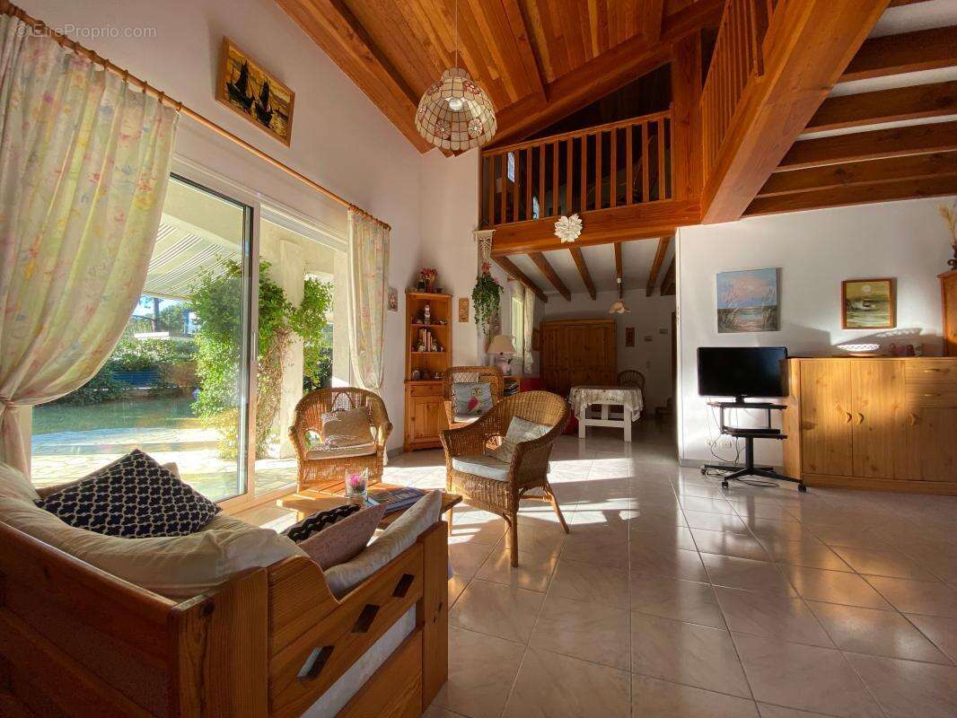 Maison à LES MATHES