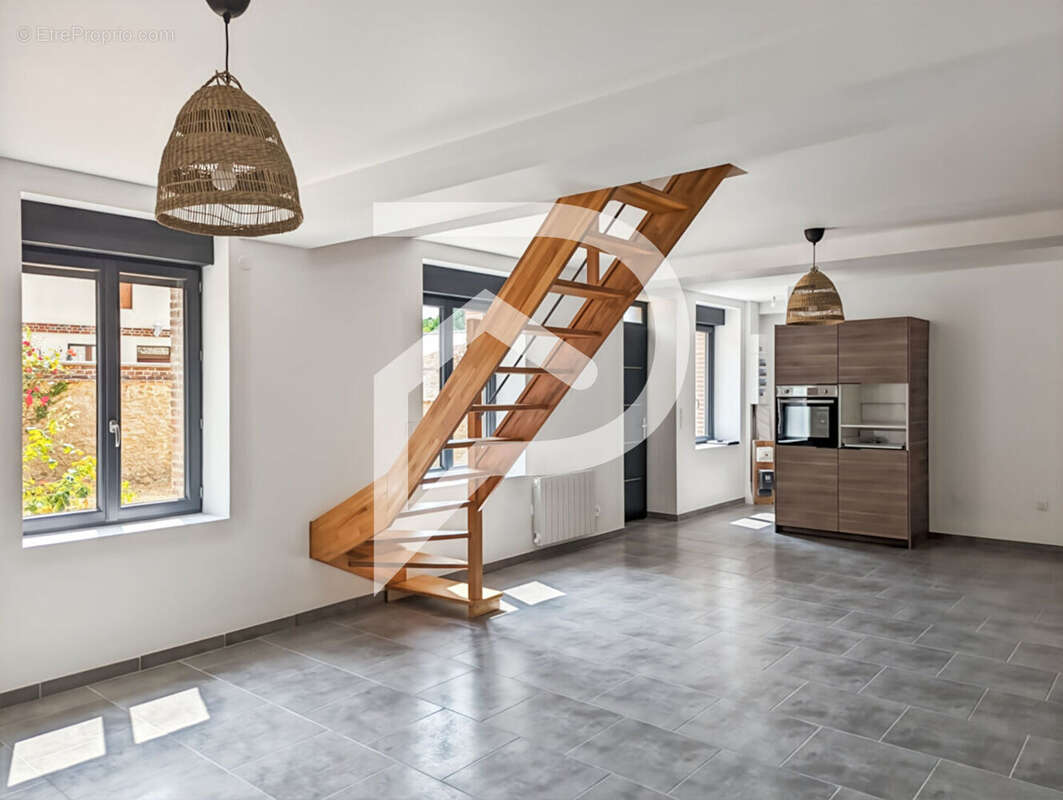 Maison à SAINTE-GENEVIEVE