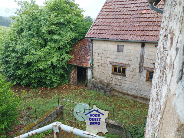 Maison à SAINT-BOMER-LES-FORGES