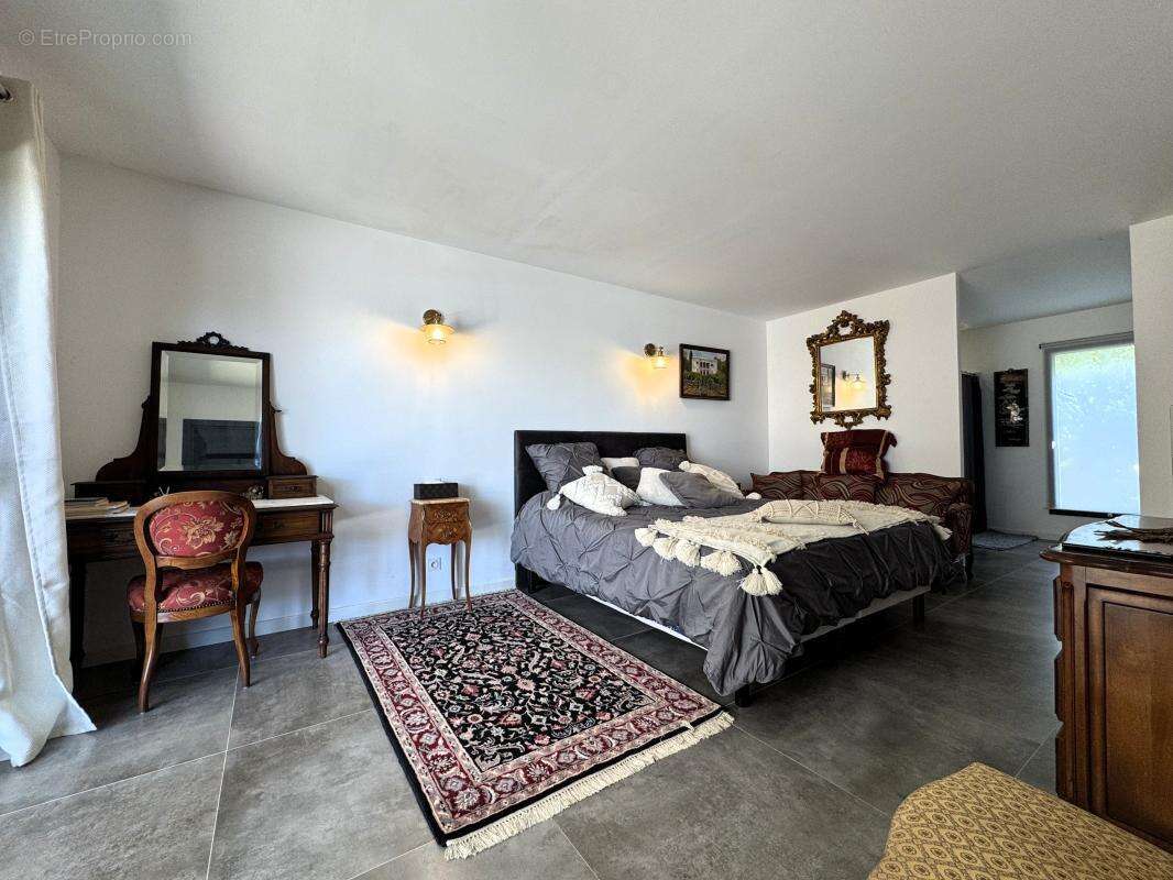 Villa d'exception aux volumes spectaculaires et prestations haut de gamme - photo 11