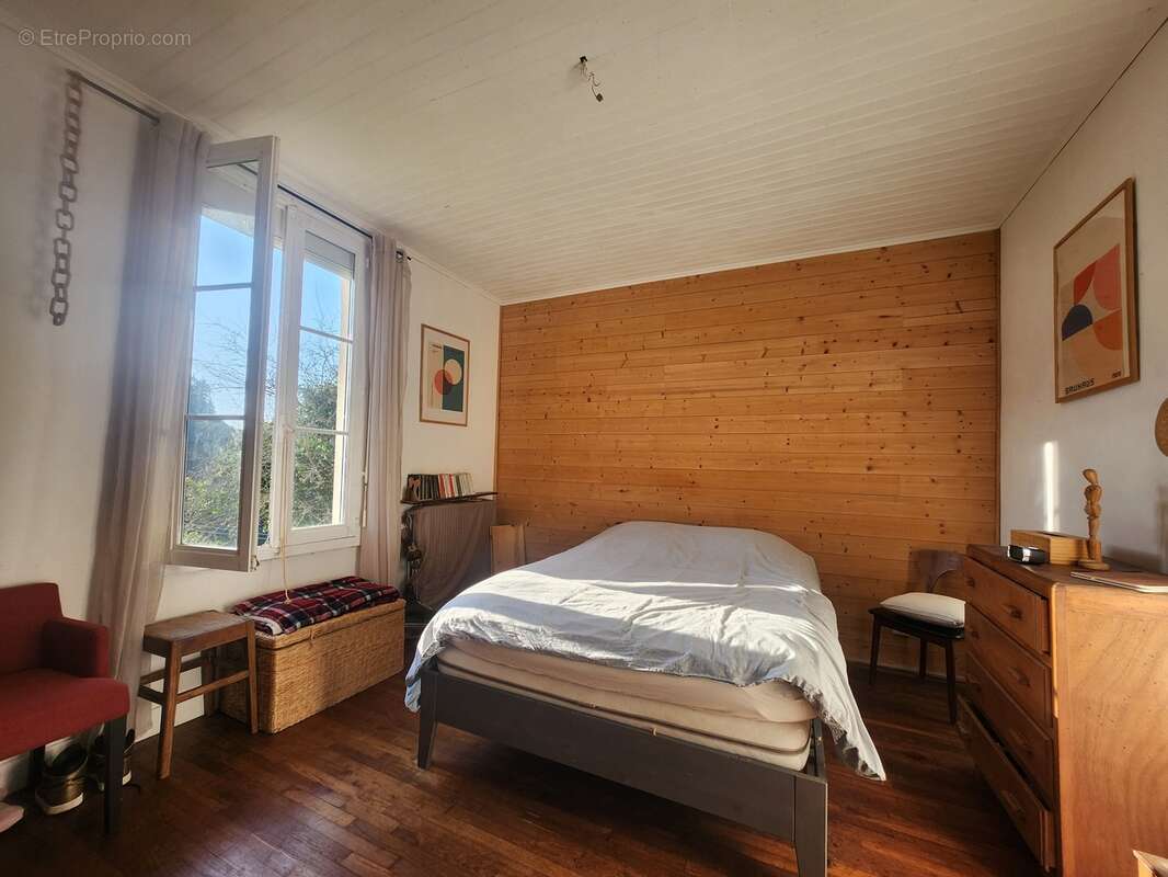 Maison à SAINT-LEONARD-DE-NOBLAT