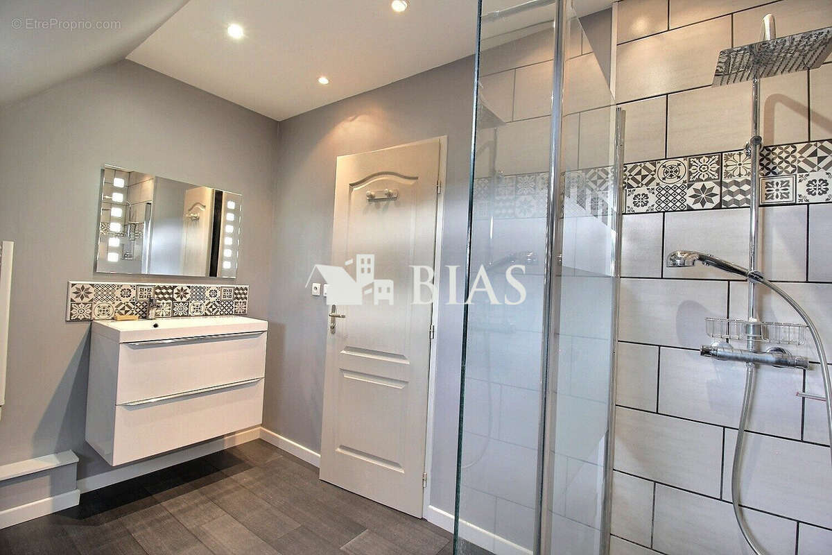 Maison à NASSANDRES