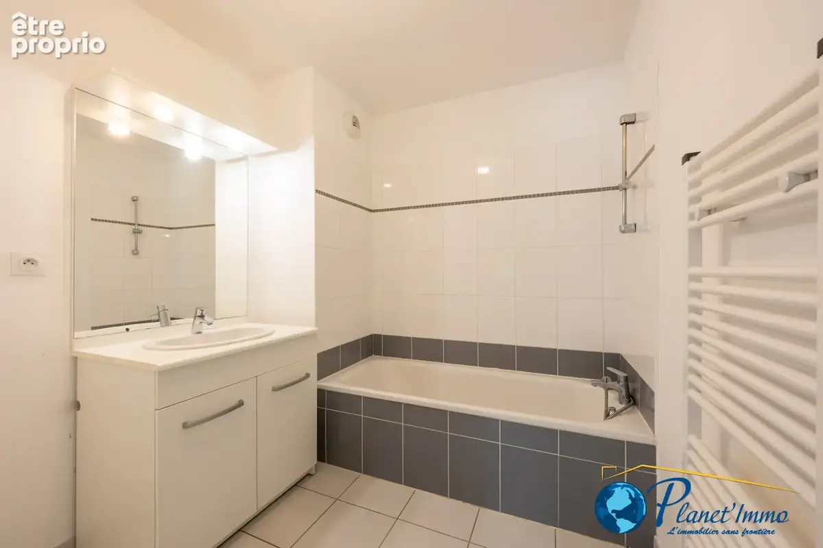 Saint-Priest en Jarez / Appartement type 2 de 42,50 m2 avec terrasse place de parking et garage en sous-sol. - photo 8
